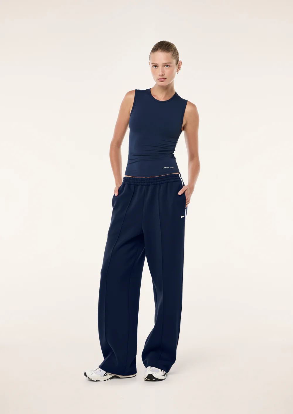 Triumph pant in dark navy - Image 2