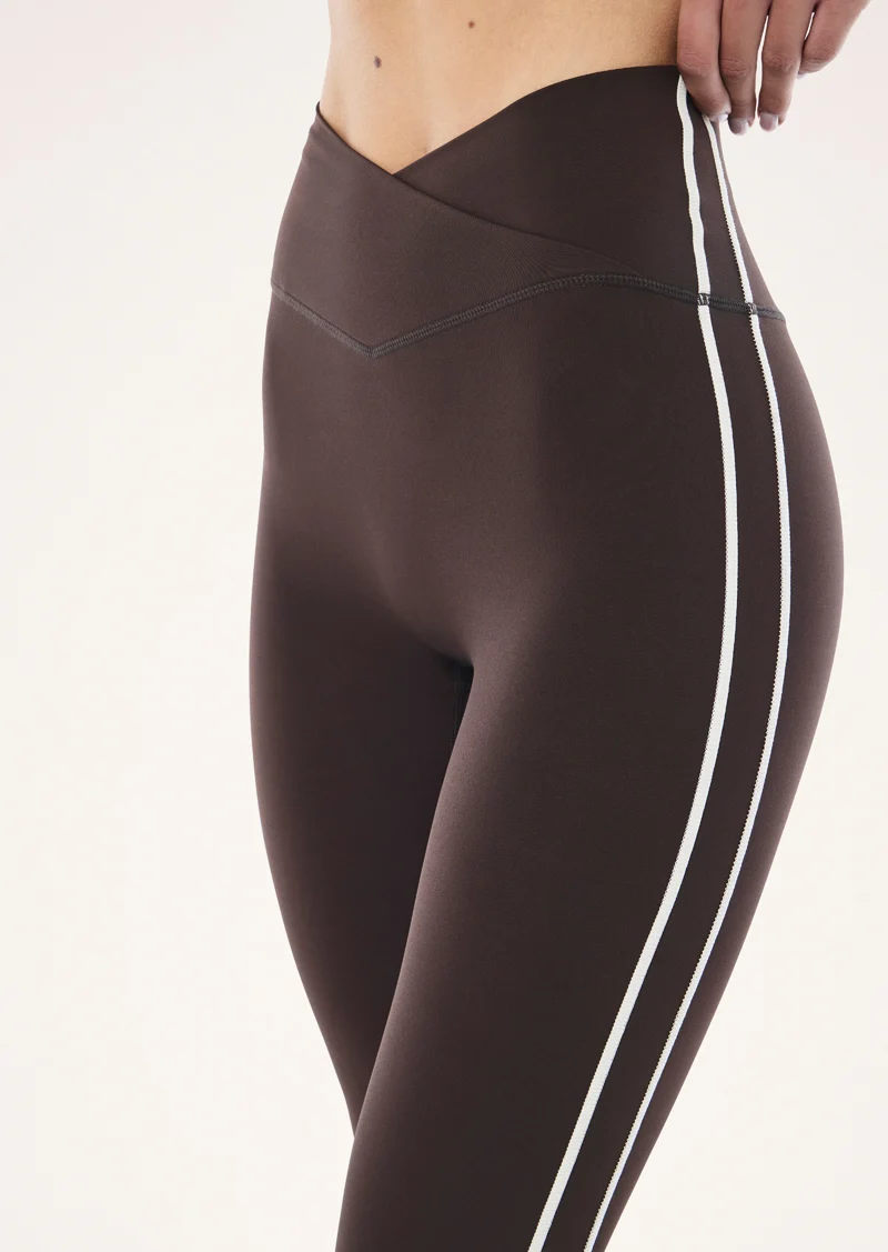 Clarity full length legging in coffee & whisper white - Image 3